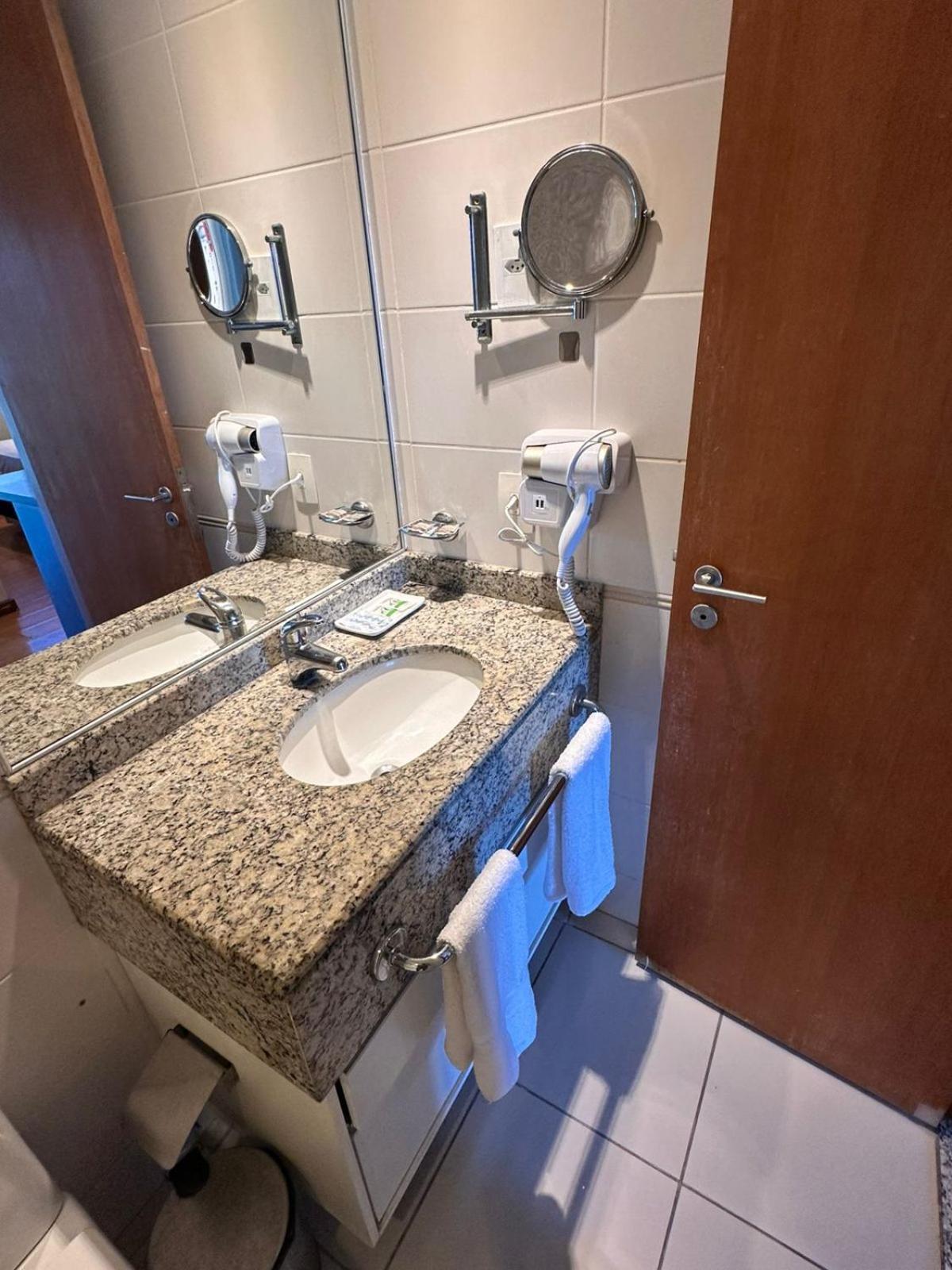 Barra Da Tijuca - 508 - De Frente Para Maravilhosa Piscina - Estacionamento Gratuito - Academia Comphania Atletica - Balsa Para Praia Gratis - Microondas - Geladeira Grande - Recepcao 24Horas - Wi-Fi - Com Pia Rio de Janeiro Kültér fotó